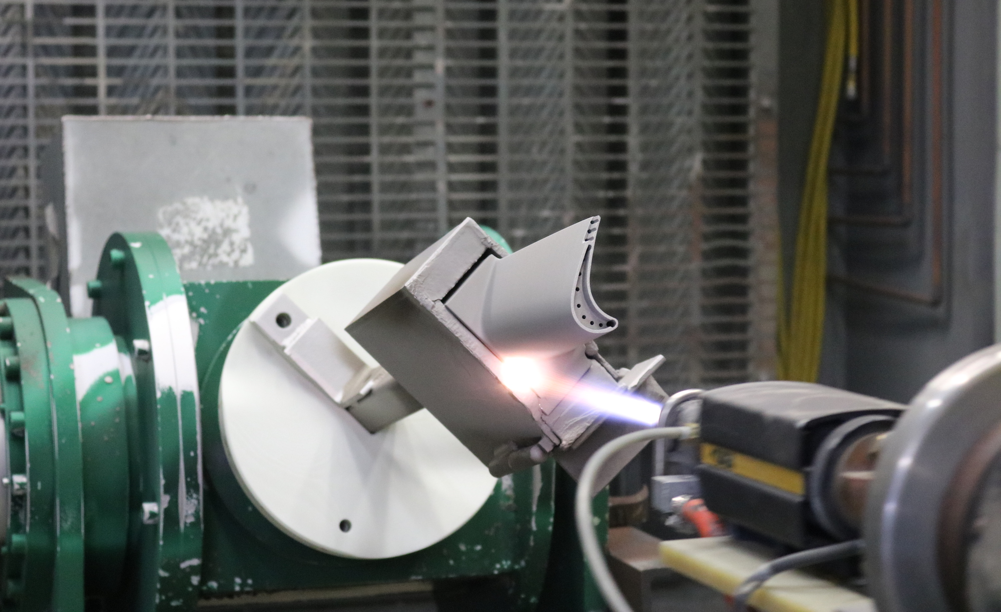 پوشش دهی بلید توربین هواپیما با پودرهای MCrAlY به کمک فناوری HVOF